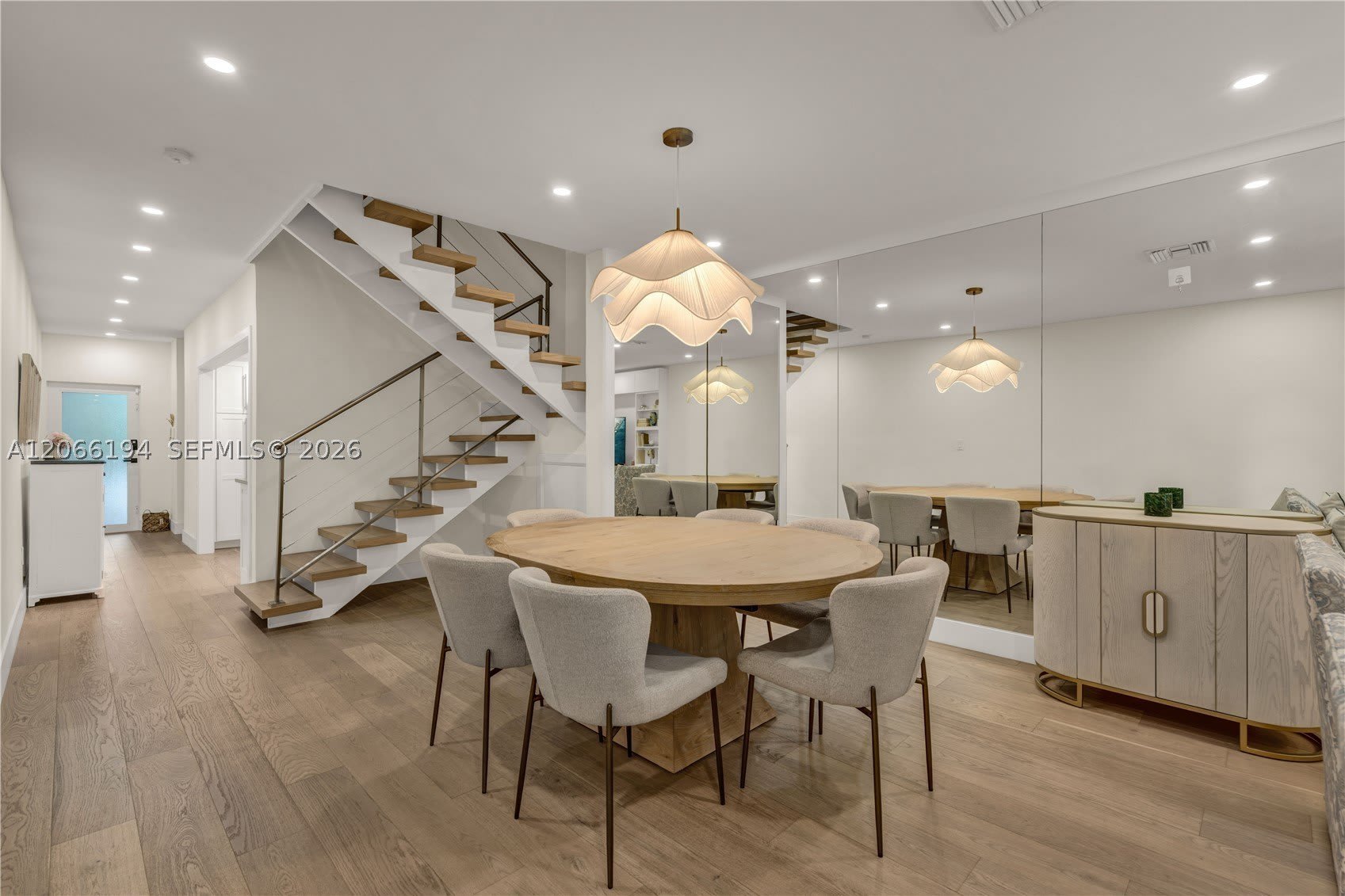 6011 N Bayshore Dr – photo 2