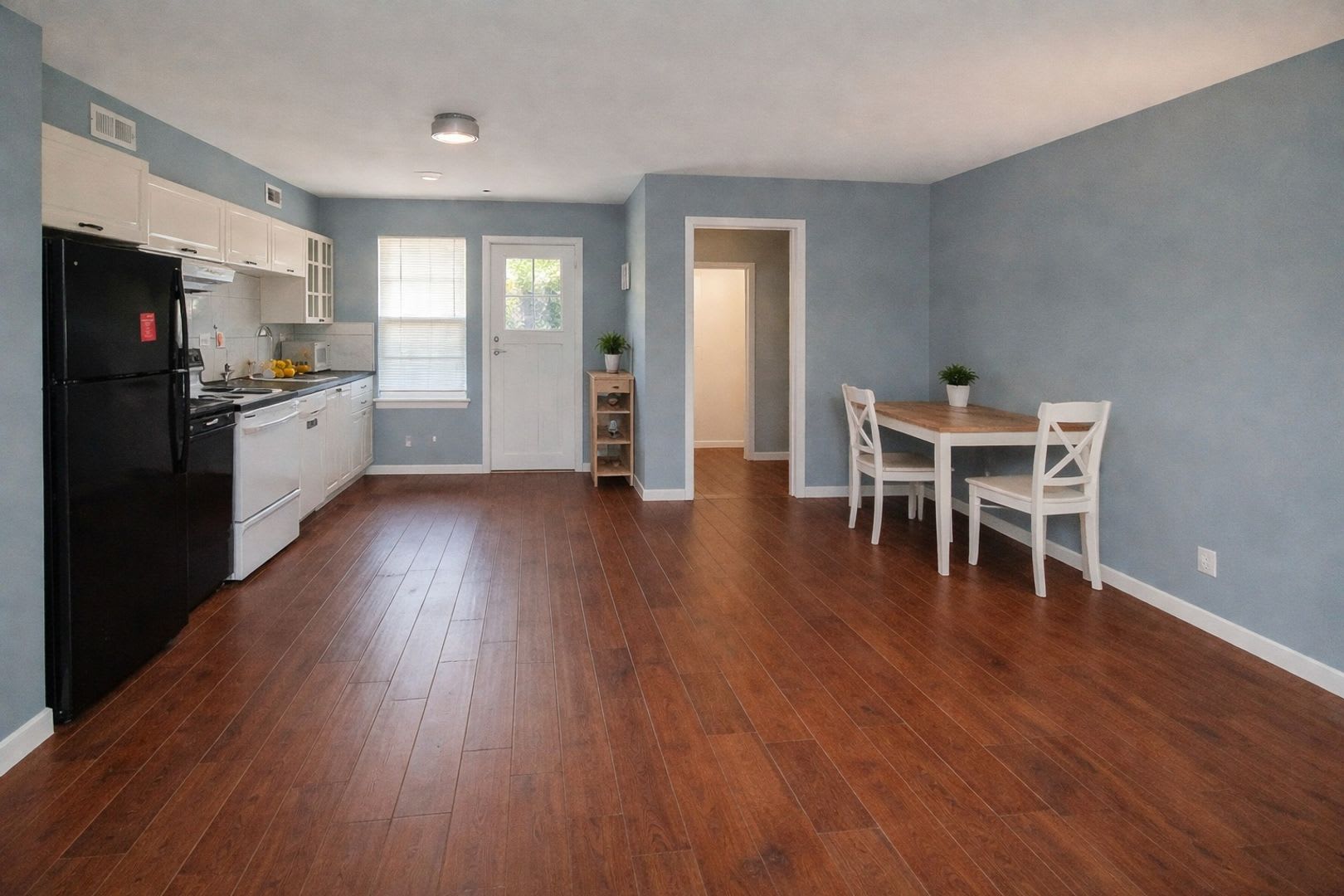 Convenient Denver 2-Bed Condo Near Walmart, Cherry Creek & I-25 – photo 3