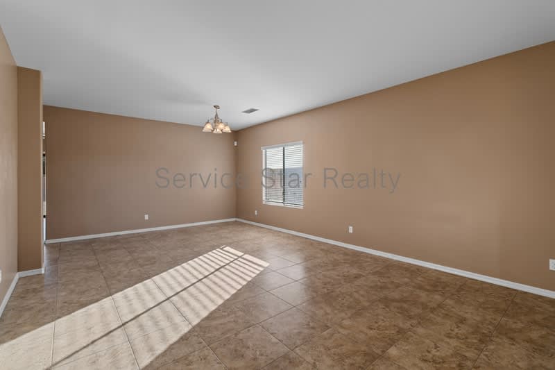 30191 W Mulberry Dr – photo 4