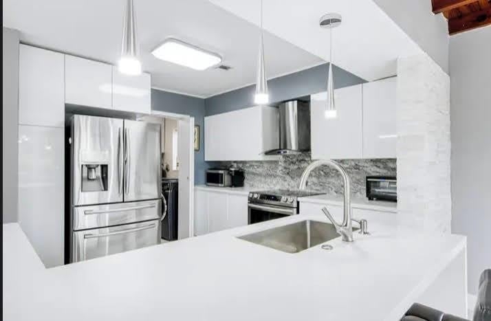 1905 N 45th Avenue – photo 4