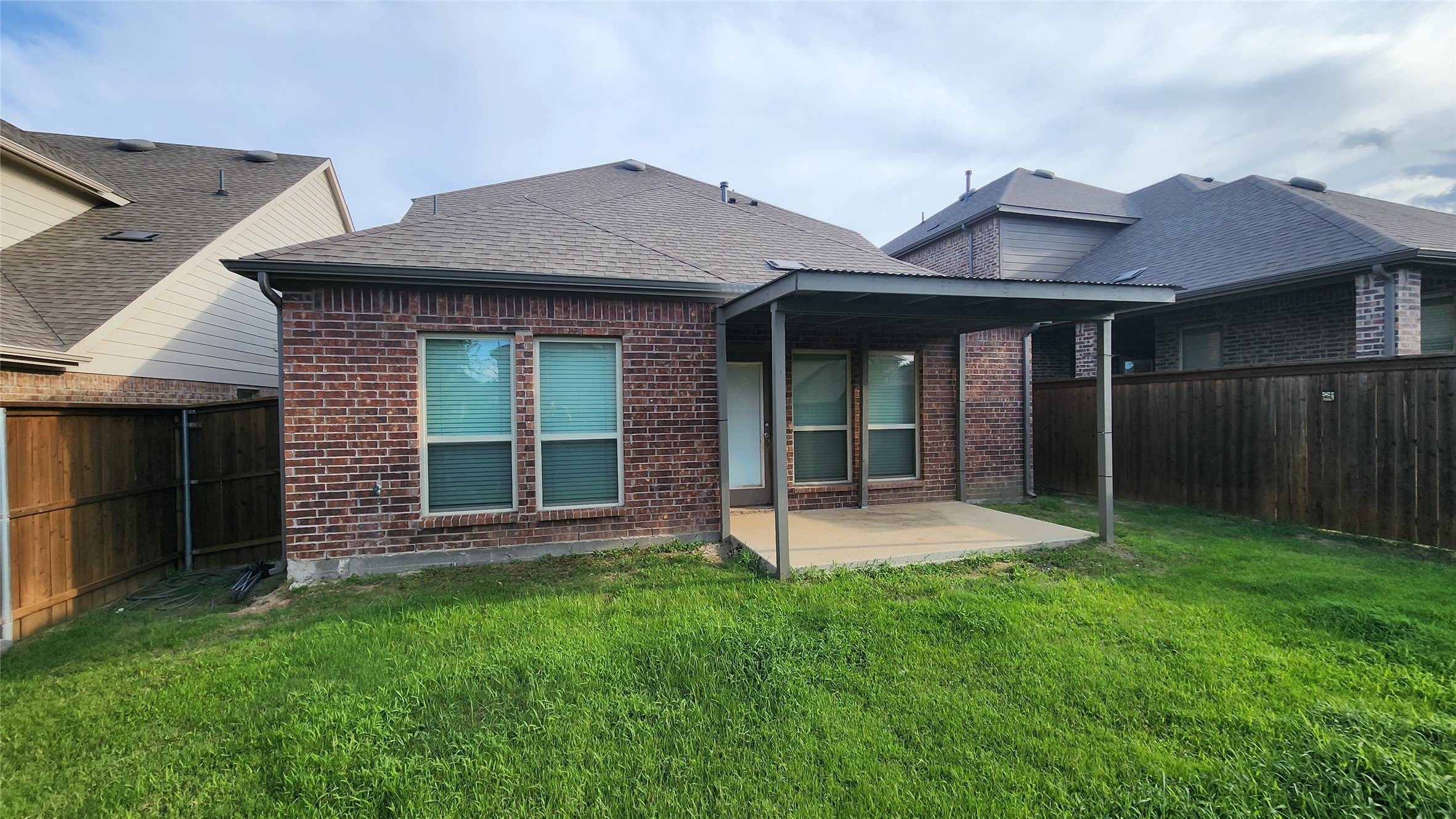 3904 Oak Creek Circle – photo 2