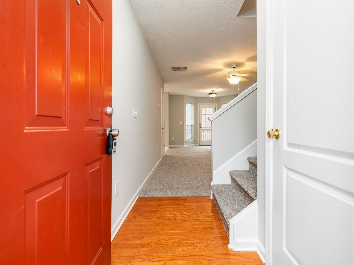 2 Bedroom 2 Bath Townhome with Unfinished Basement – photo 3