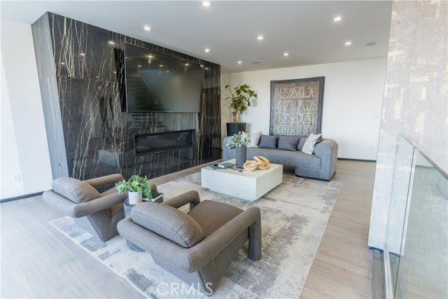 8148 Gould Avenue – photo 4