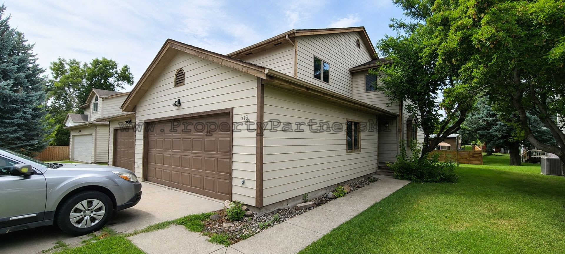 Spacious 3 Bed/2.5 Bath Duplex with Garage! – photo 1