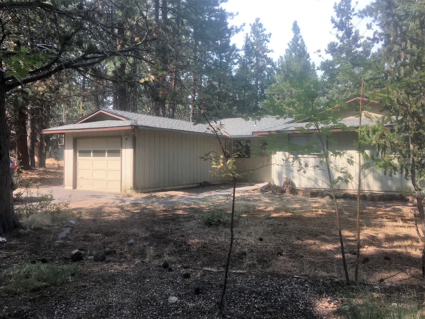 West Side Home w/ Large yard & Close to Campus! – photo 2