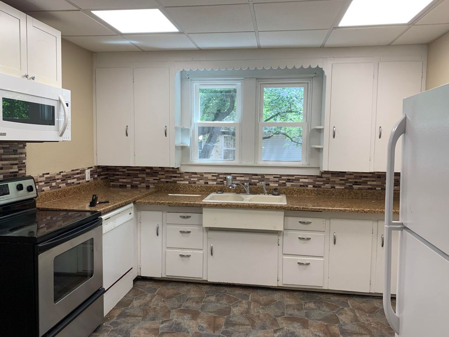 Close to Drury University and OTC! – photo 4