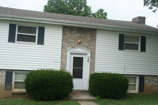 135 Bolton Ave – photo 1