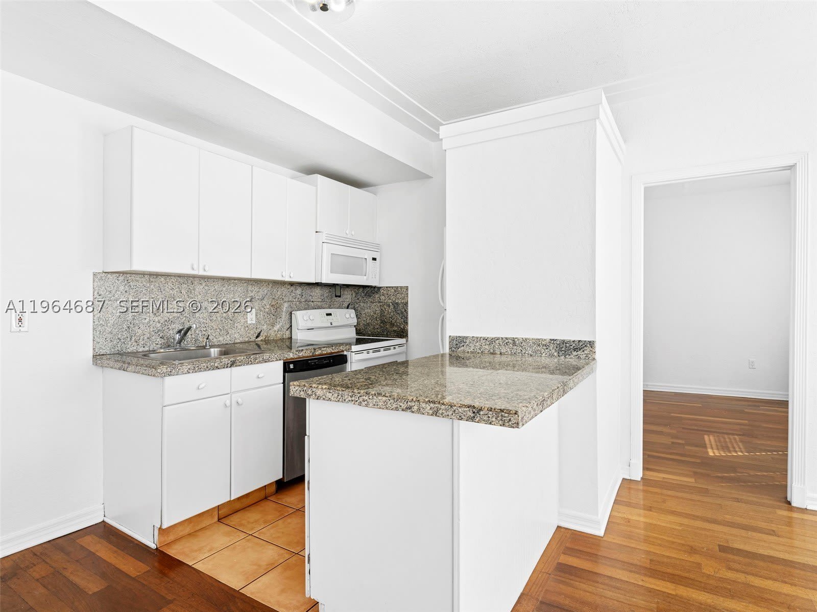 1027 Pennsylvania Ave – photo 2