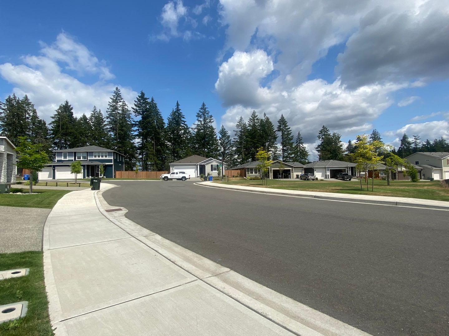 Modern Bonney Lake Home w/ AC **SHORT TERM LEASE THROUGH 8/31/26 ** – photo 2