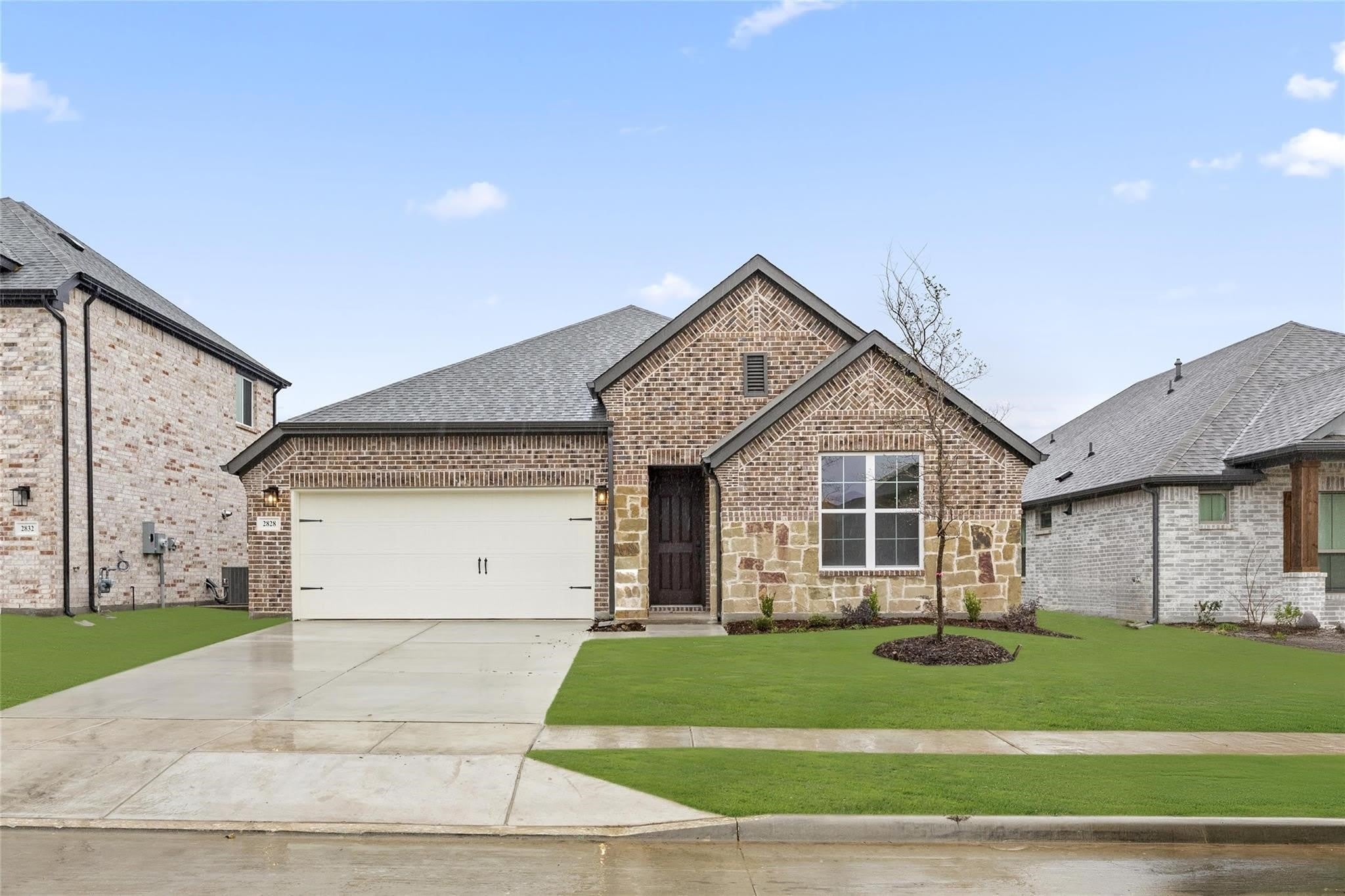 2828 Spring Side – photo 1