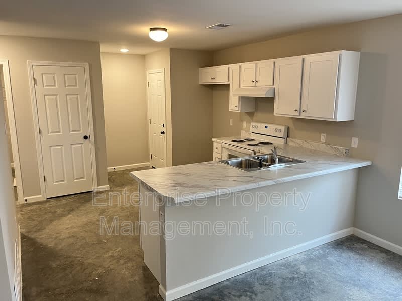 2645 Mirror Avenue – photo 3