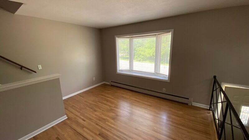 8551 Elm St – photo 3