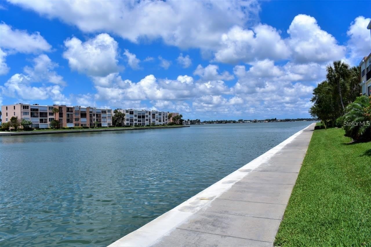 7420 BAY ISLAND Drive S – photo 3
