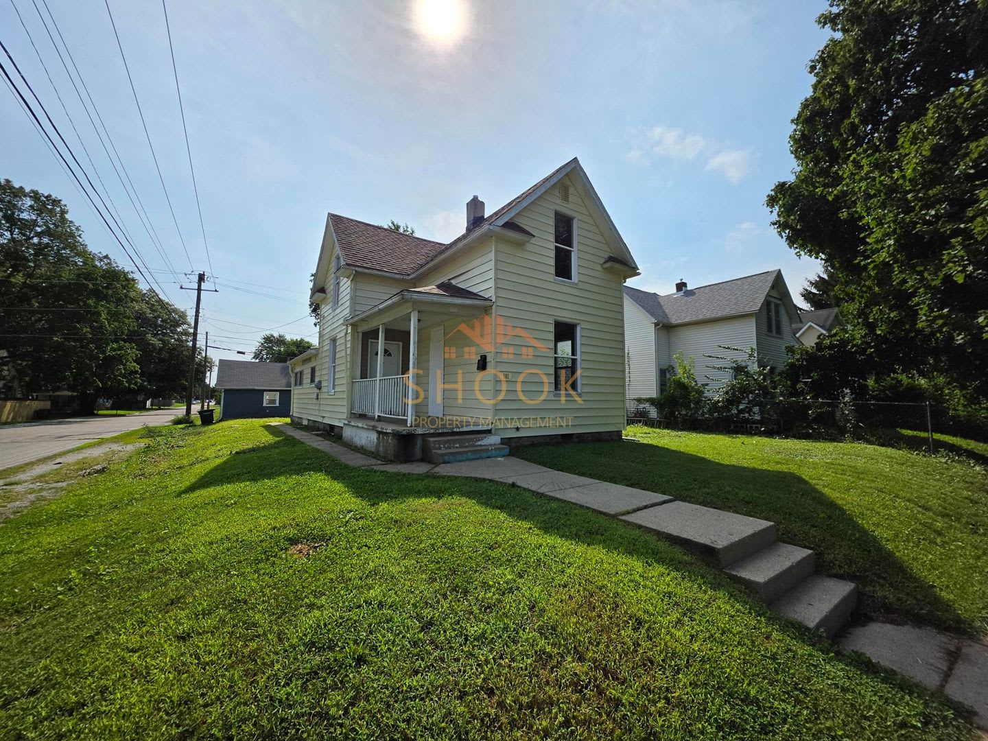 **MOVE-IN SPECIAL** Centrally Located and Remodeled 4BR Home – photo 1
