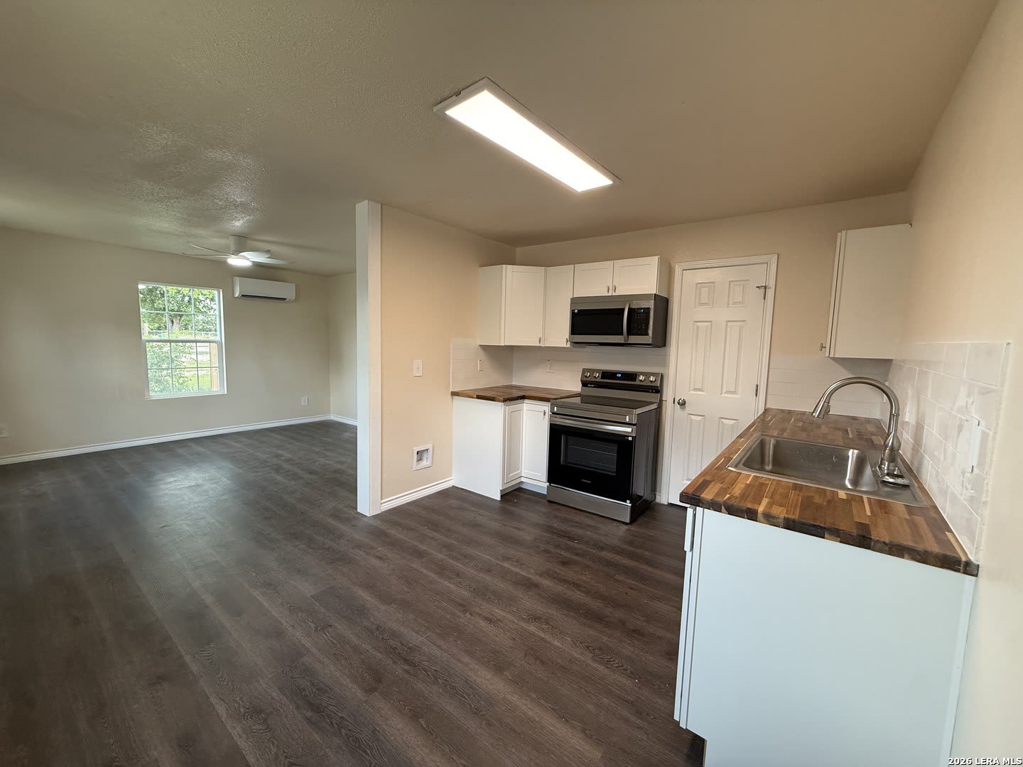 705 CROCKETT DR – photo 4