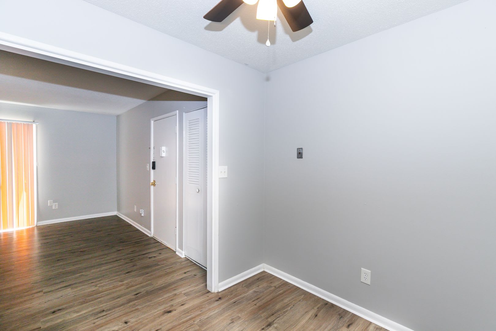 2 Bed 1.5 Bath Apartment in North Kansas City – photo 4
