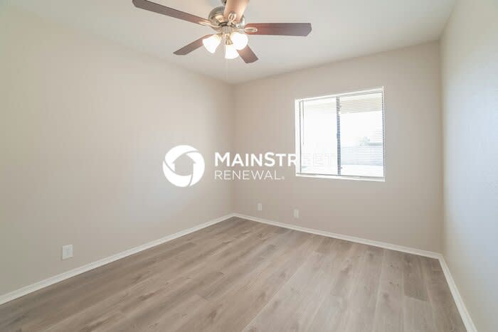 5212 North 73rd Lane – photo 4
