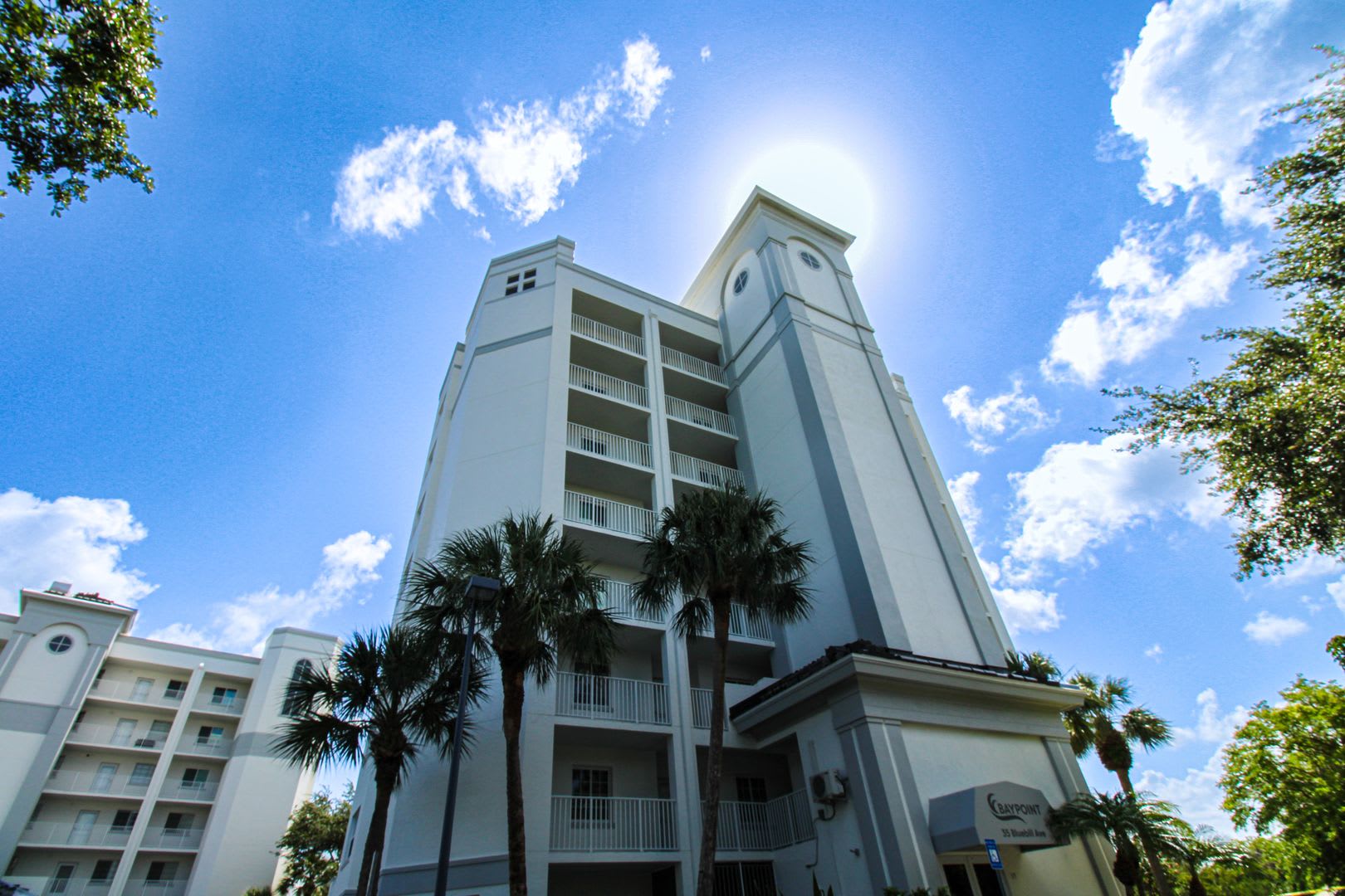 **VANDERBILT TOWERS**3BEDS/2BATHS**BAY VIEWS**WALK TO THE BEACH** – photo 2