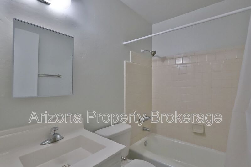 1702 W. Vogel Ave. – photo 4