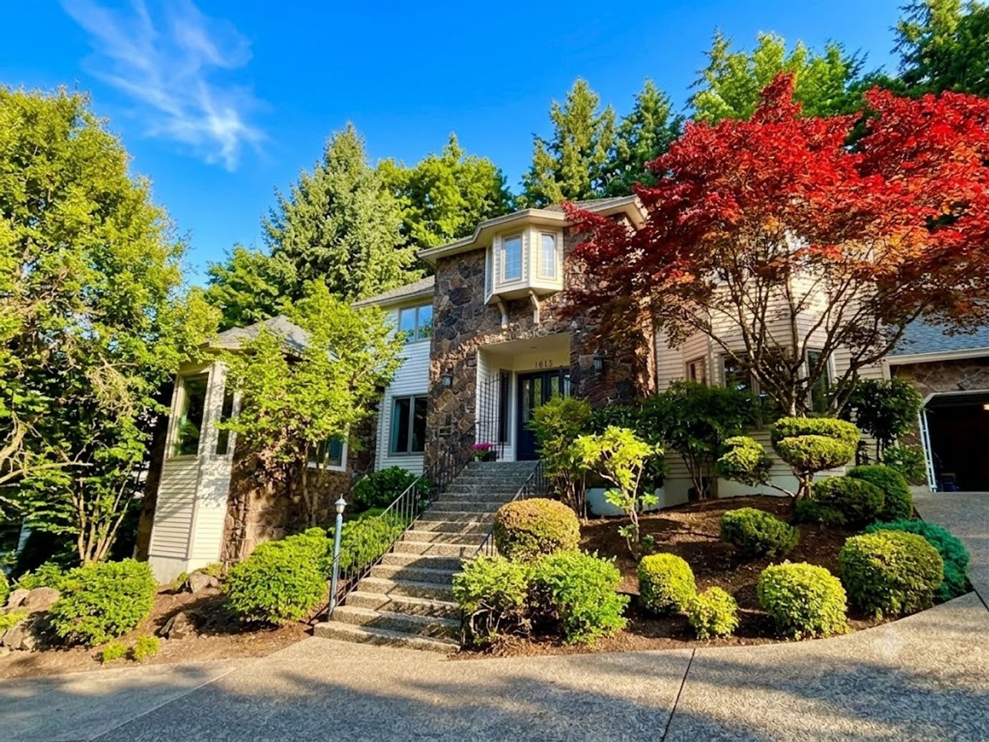 Beautiful Home In Lake Oswego With Private Sports Court In The Sought After Westview Estates – photo 1
