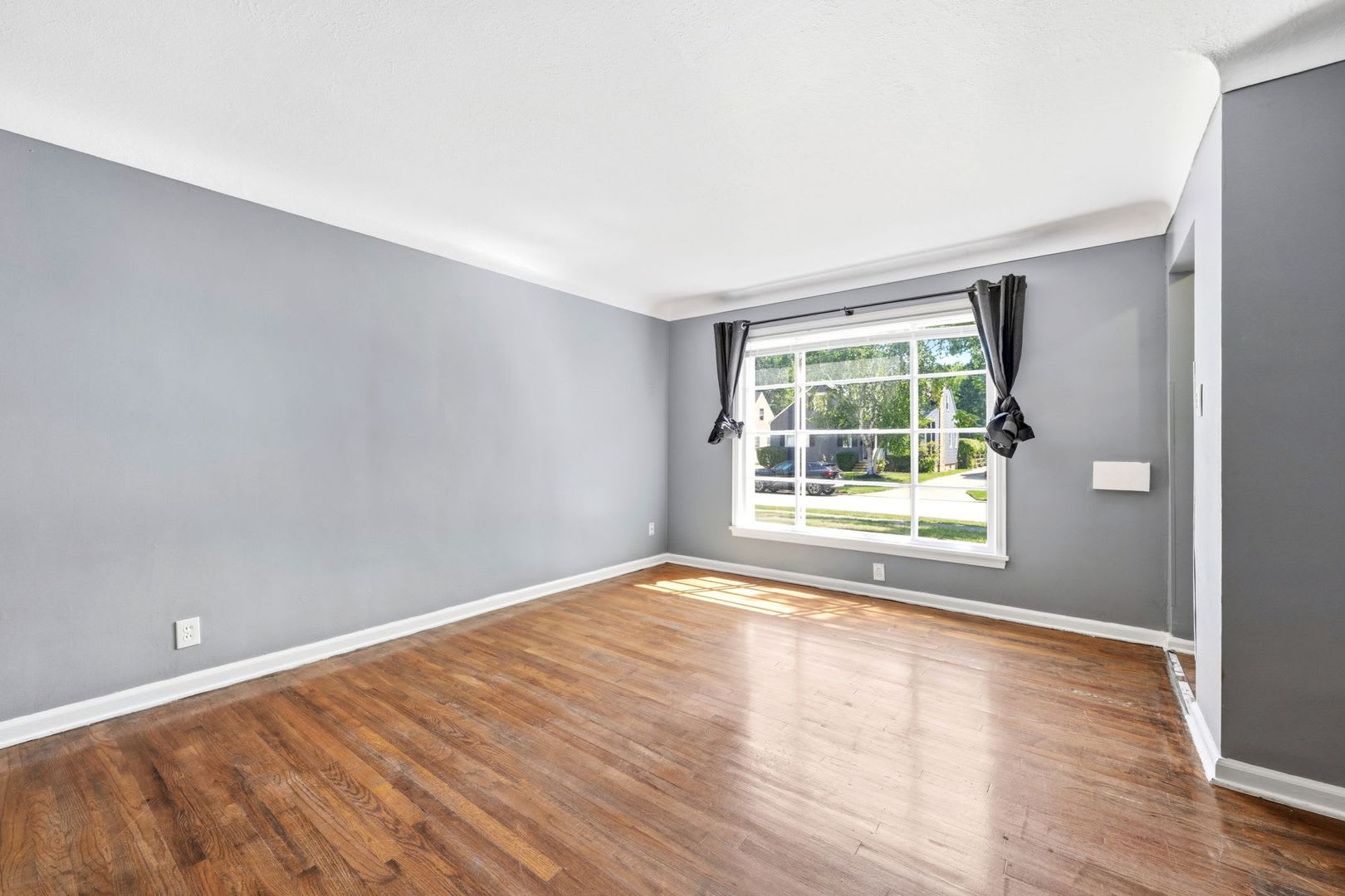 988 GLENSIDE AVE – photo 4