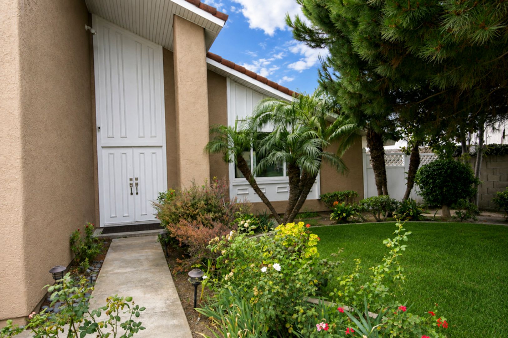 Large and Updated Fountain Valley Home – photo 3