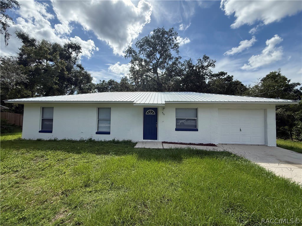 927 Russell Avenue – photo 1