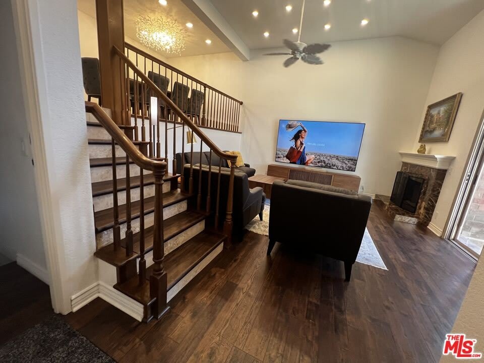 7825 Seaglen Dr – photo 1