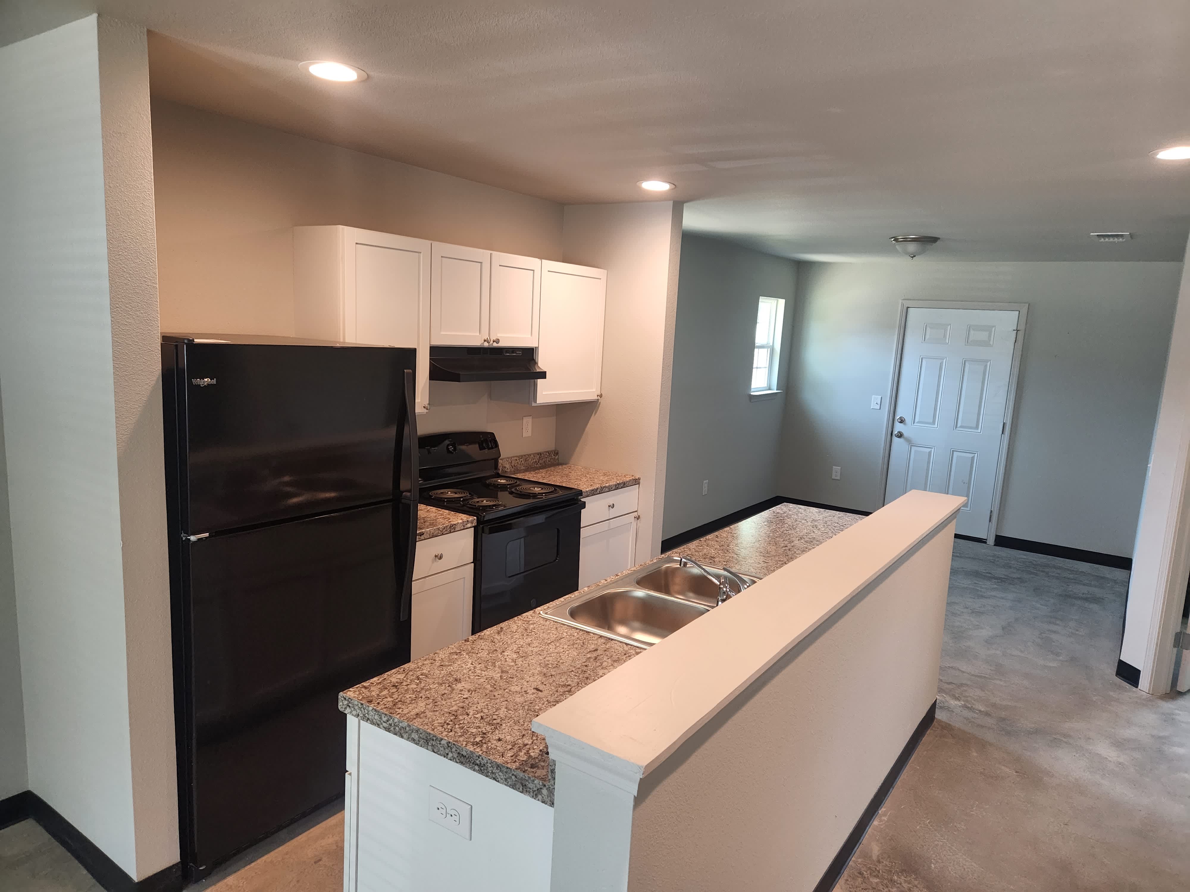 302 White Oak St – photo 3