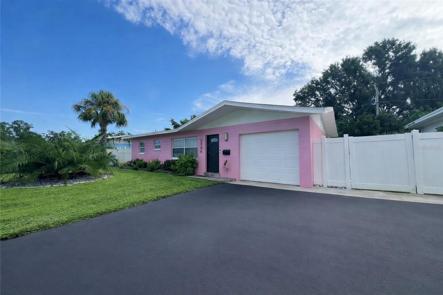 3748 MANATEE Drive SE – photo 1