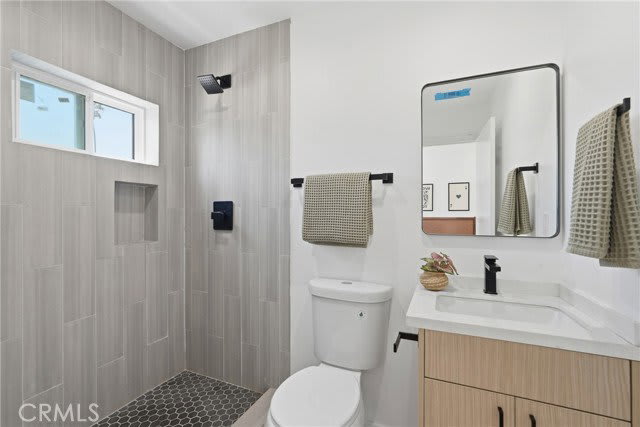 1430 Cloverdale Avenue – photo 3