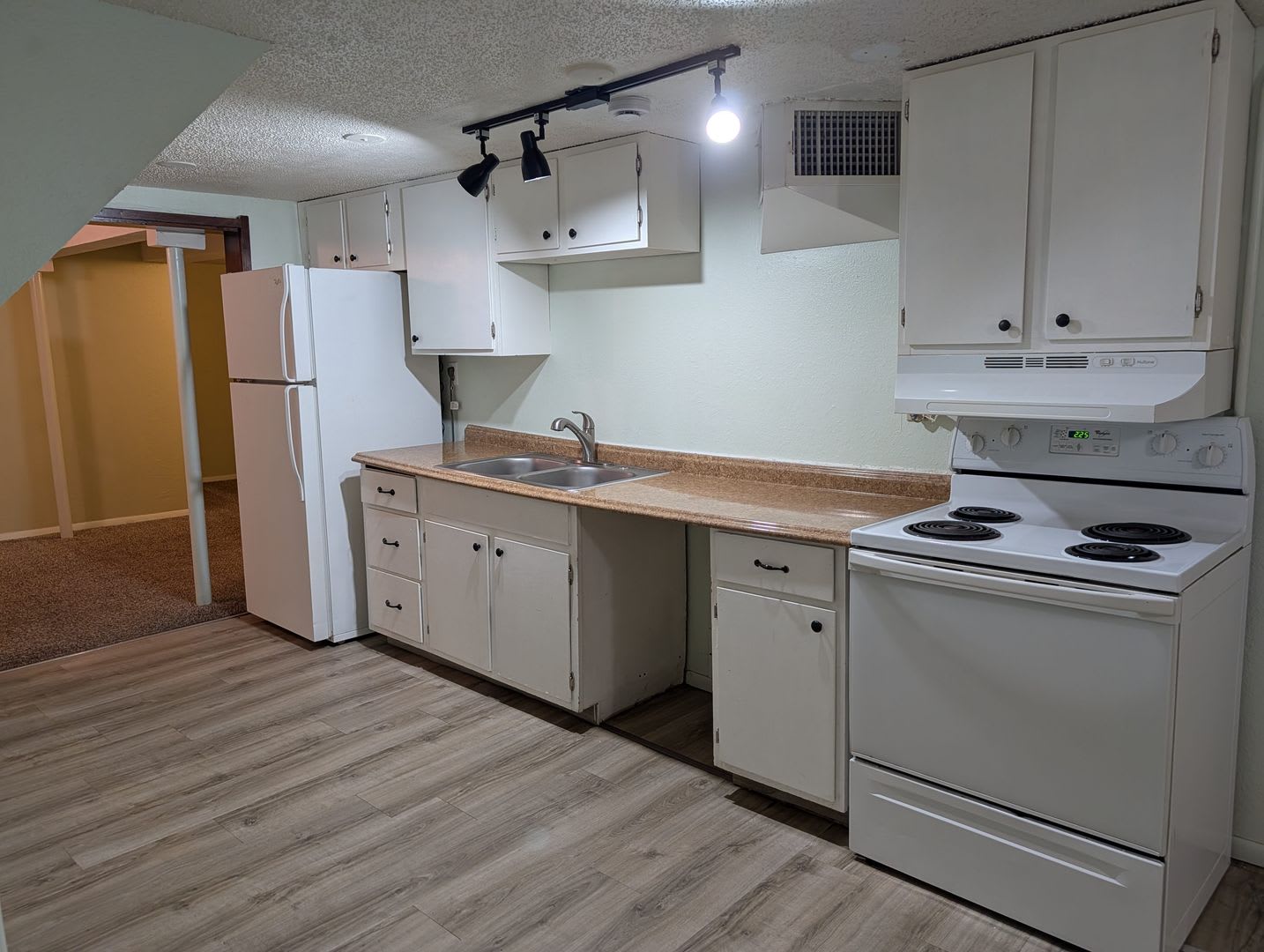 Colorado Ave 2209 W – photo 4
