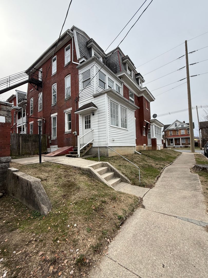 49 W Commerce Street Chambersburg Pa 17201 – photo 4