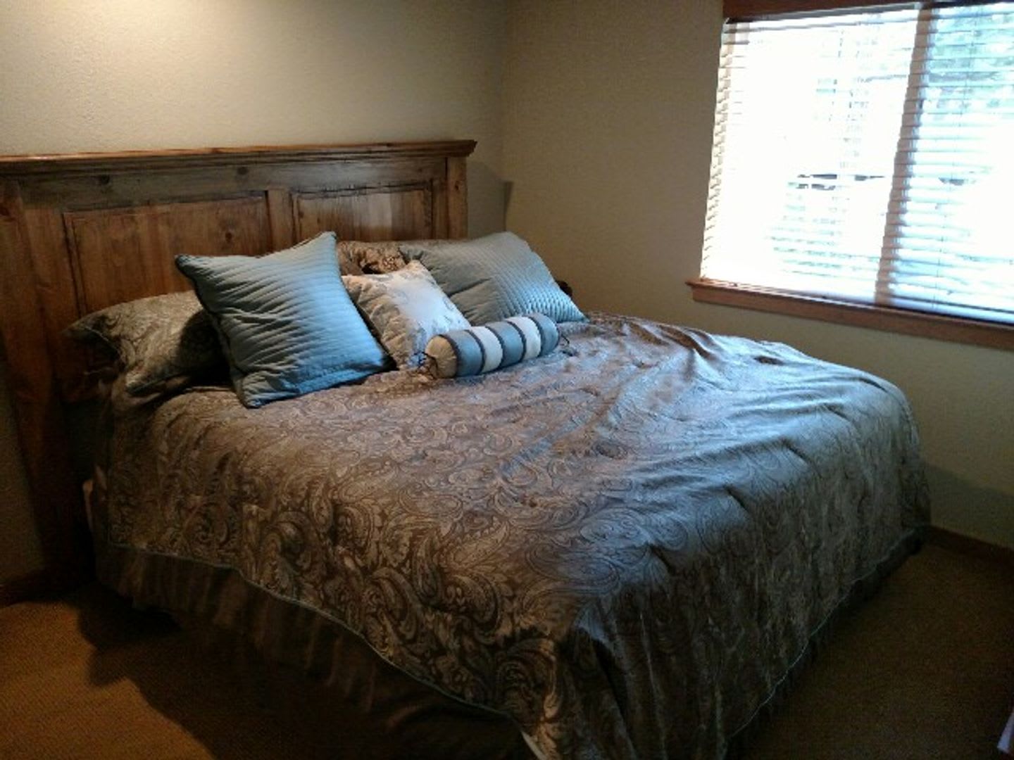 1 Bedroom Centrally Located Seasonal Rental – photo 4