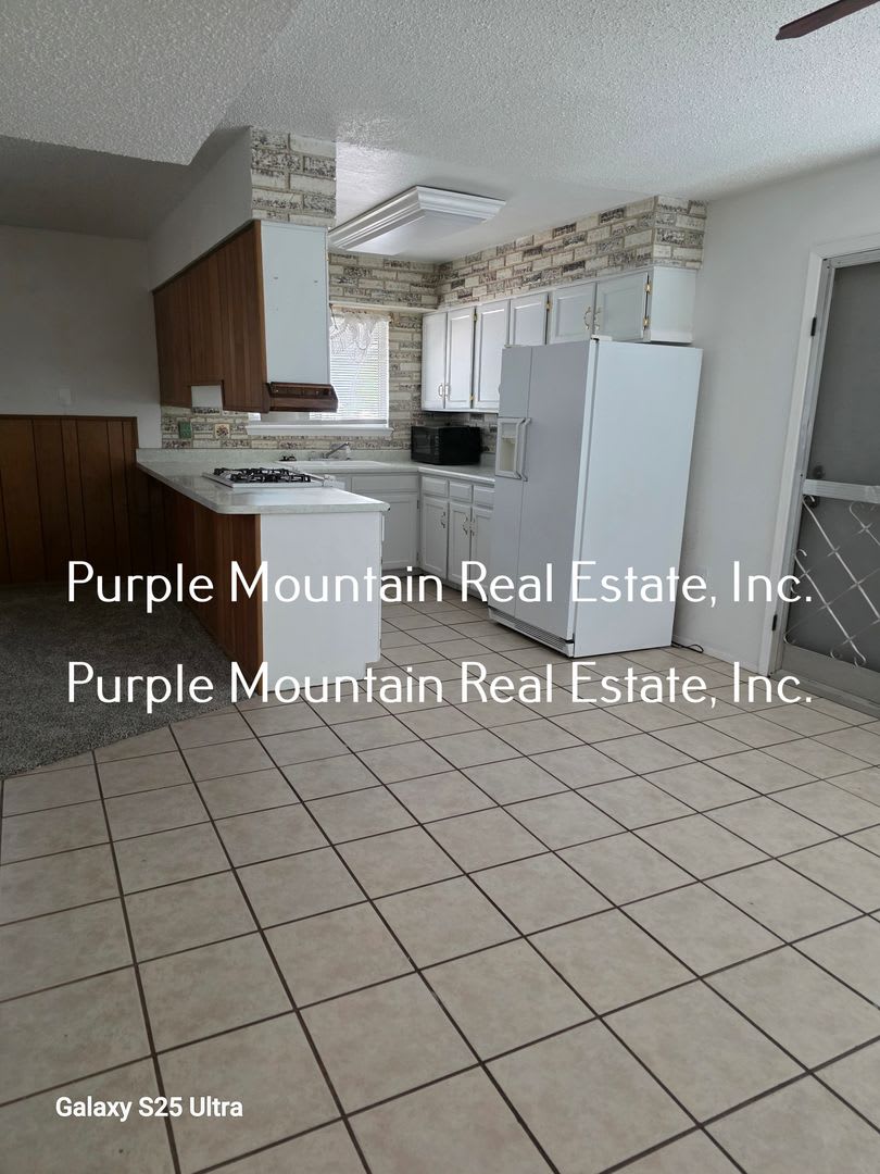 AVAILABLE NOW: 3 Bedrooms, 2 Bath Home for Rent – photo 4