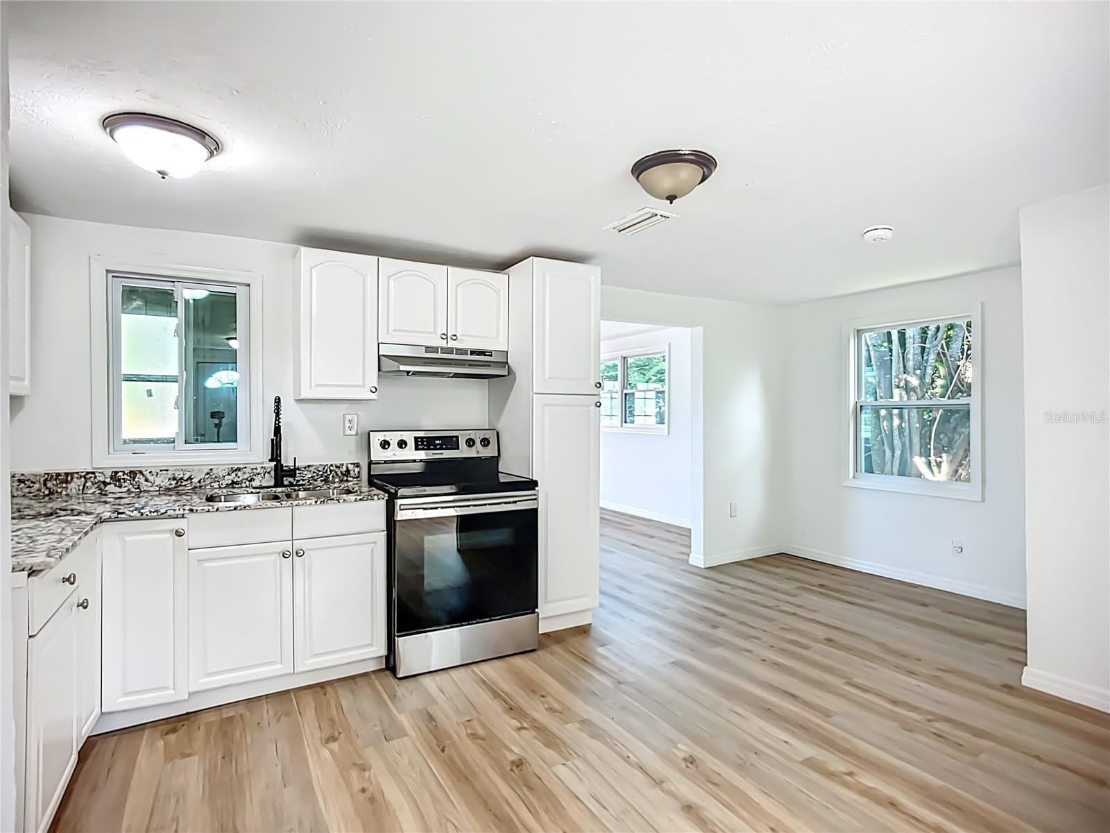 317 JESSICA Street S – photo 3