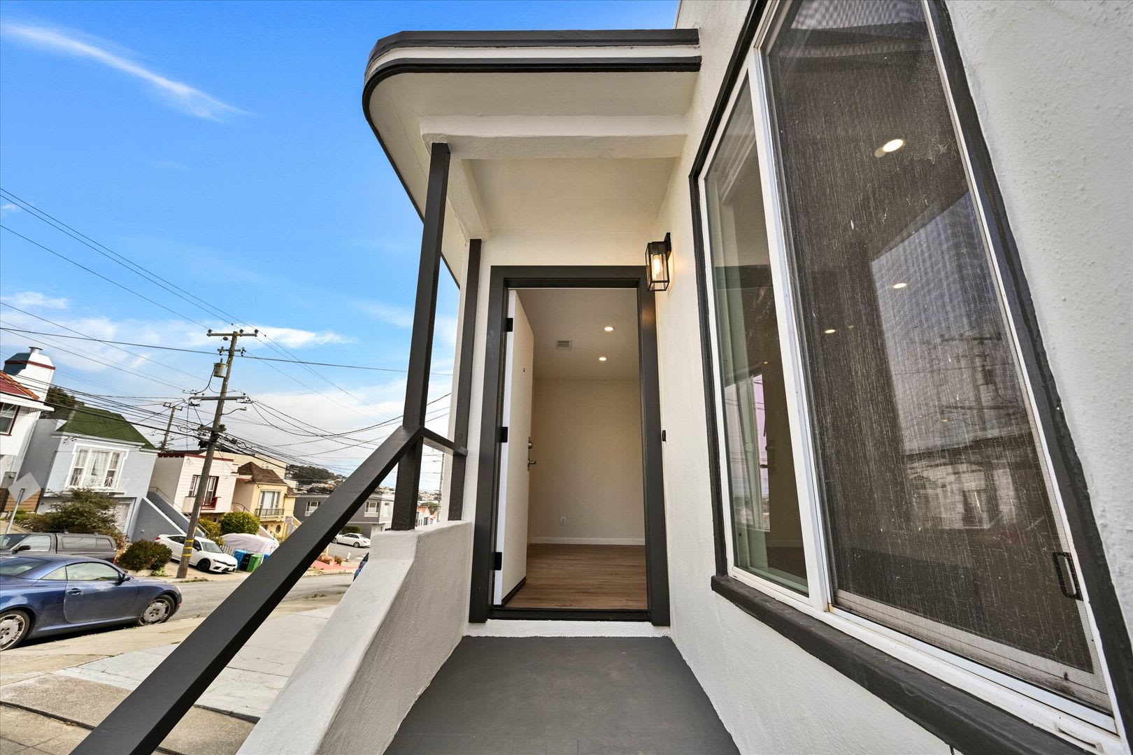 Fully remodeled Single Family House – photo 3