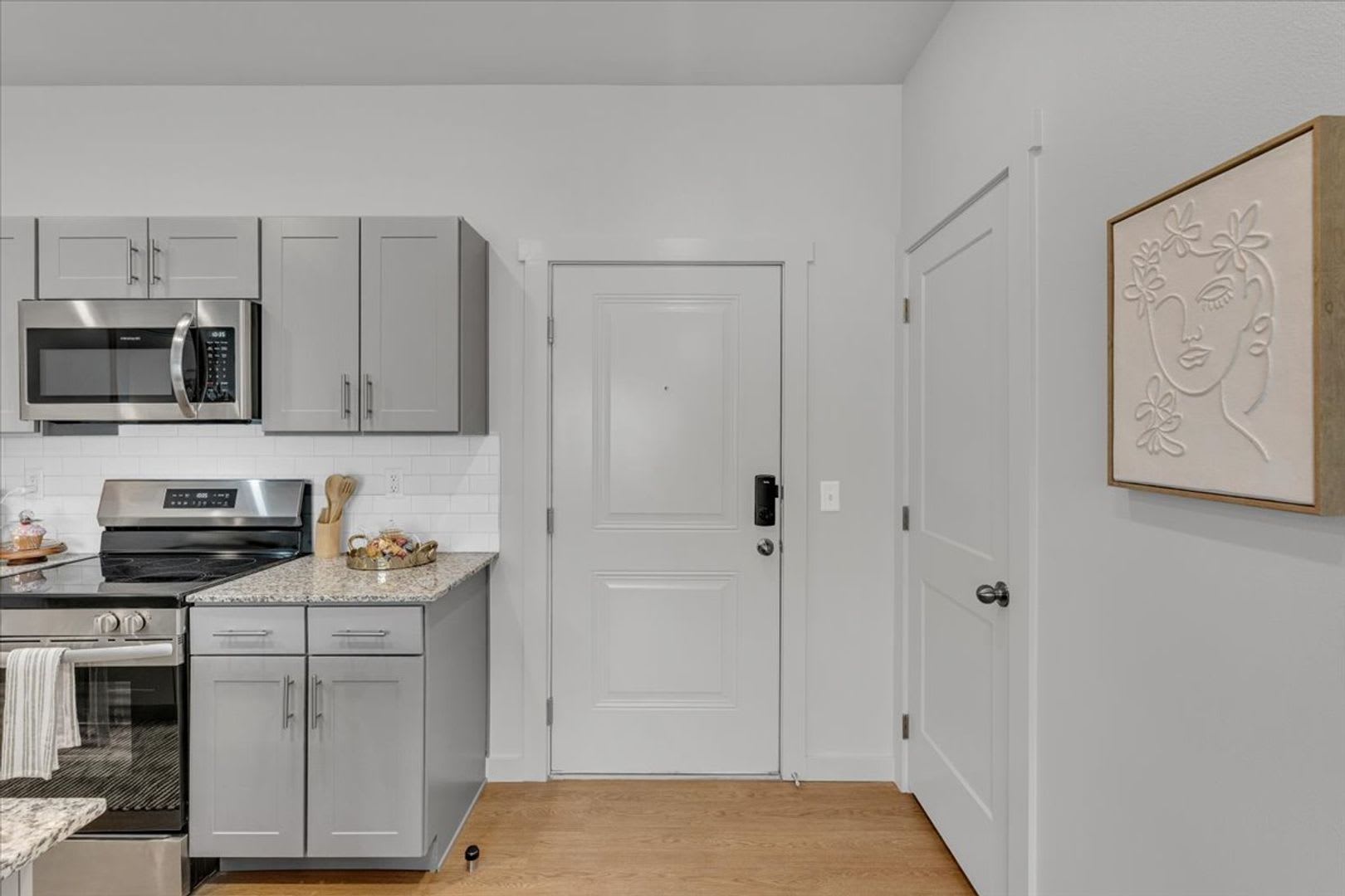Step Right Up Move In For Just 99 When You Sign By 8 31 Brand New 2 Bed 2 Bath Apartments Near The U Of A – photo 5