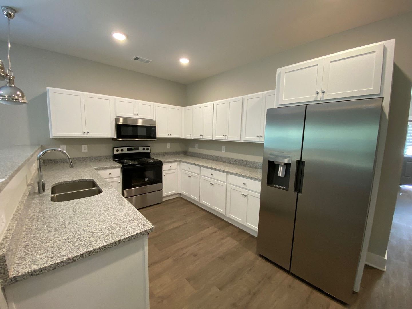PRE-LEASING FOR AUGUST 10TH 2027! – photo 4