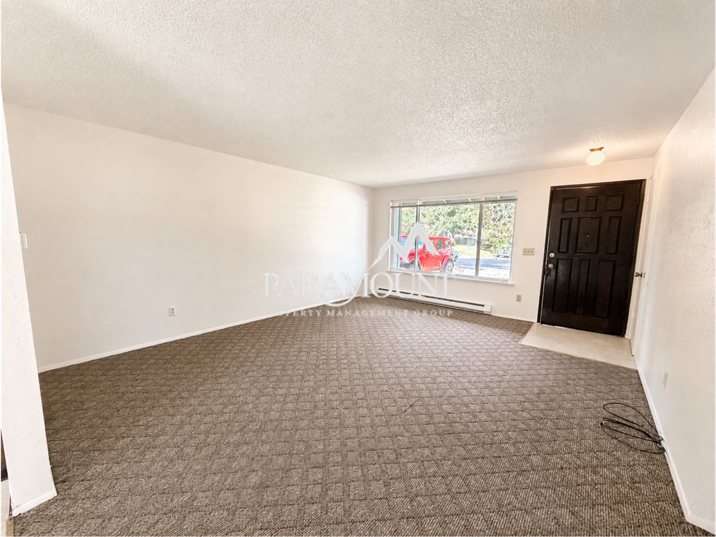 (Application Pending)Charming 2-Bedroom Duplex with Garage! – photo 4