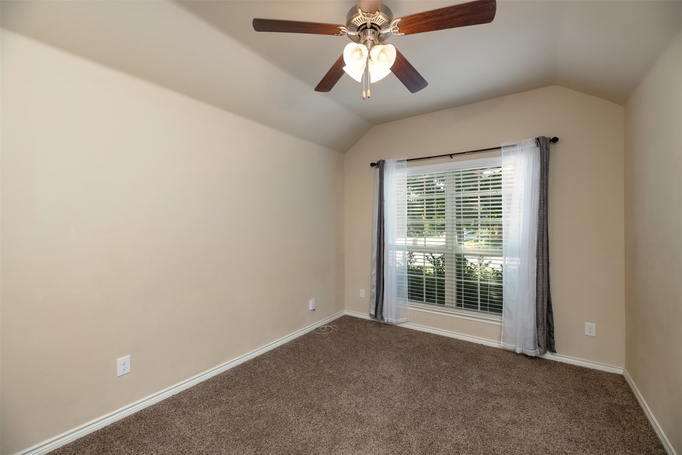 1904 Clark Street – photo 4