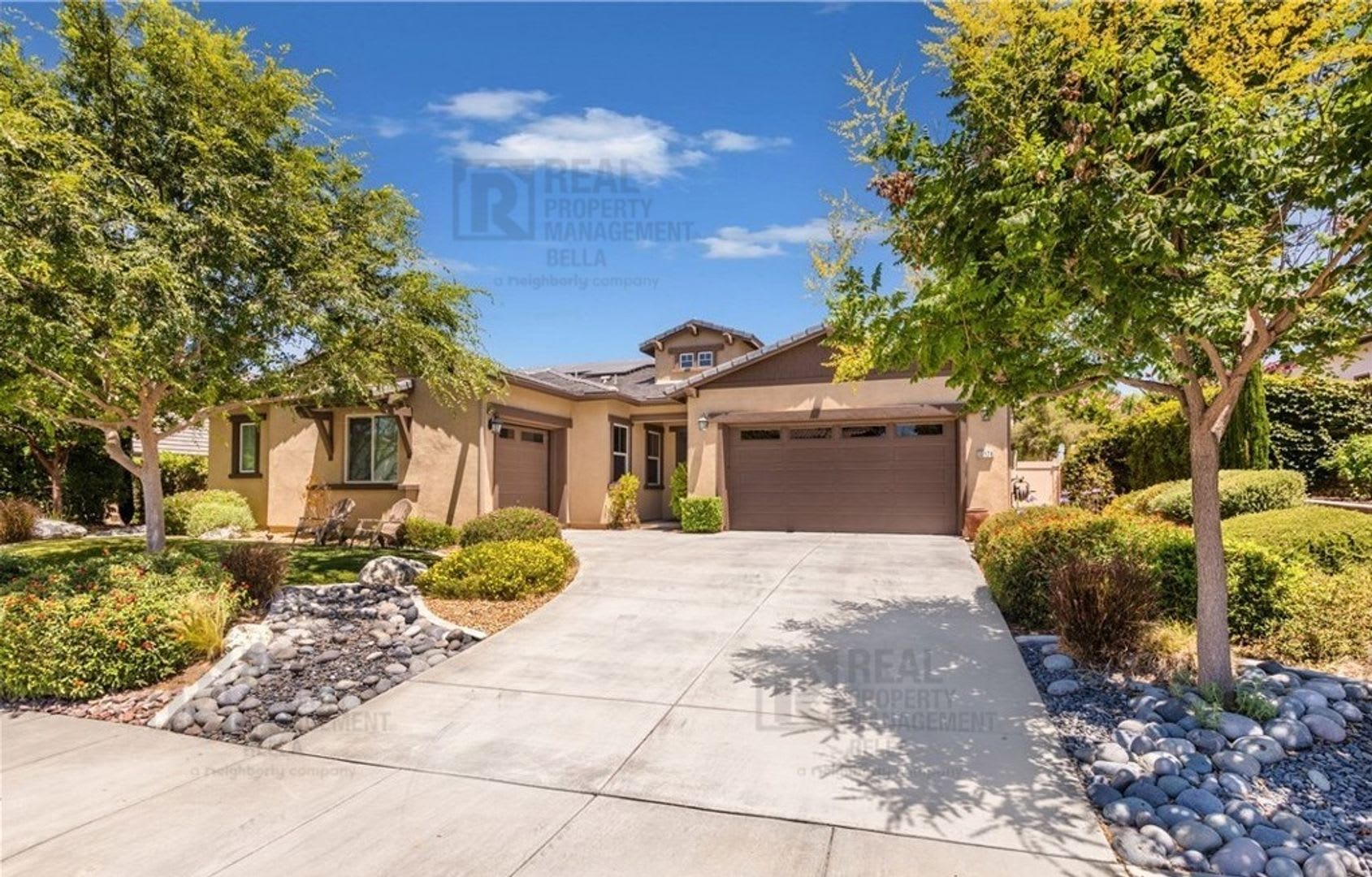 Beautiful Winchester Home with Open Floor Plan, Office &amp; Solar – photo 2