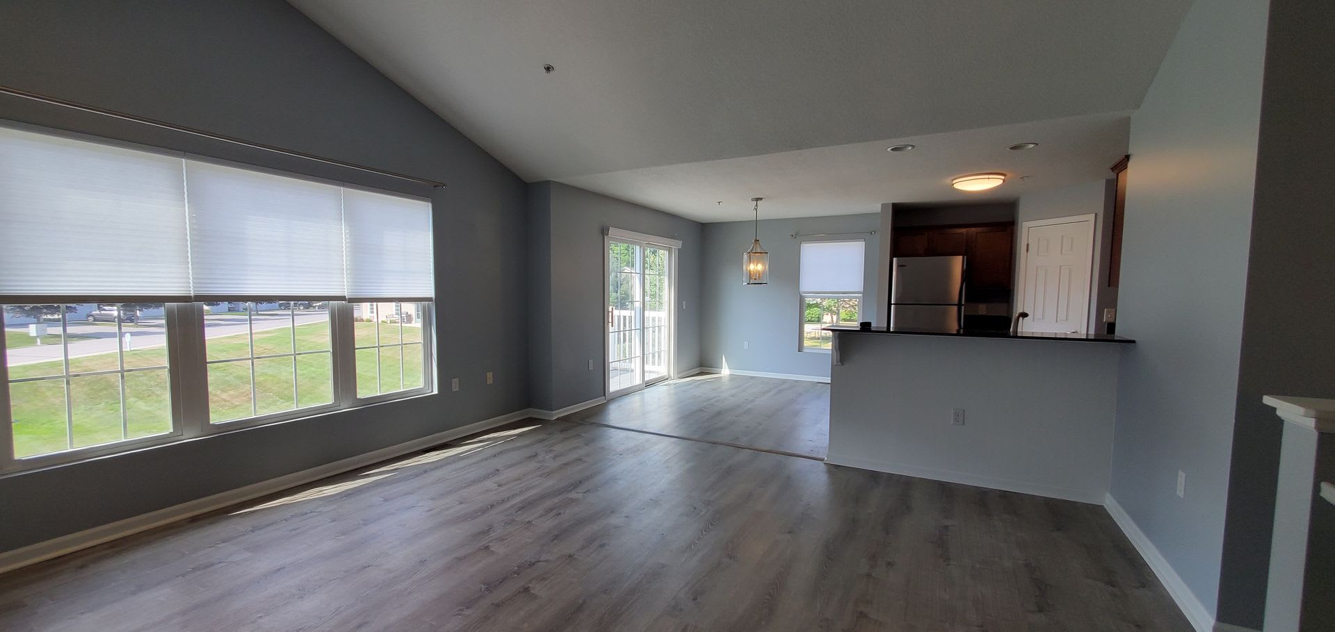 Chelsea Park Charming 2 Bedroom, 2 Bathroom Upper Level End Unit – photo 4