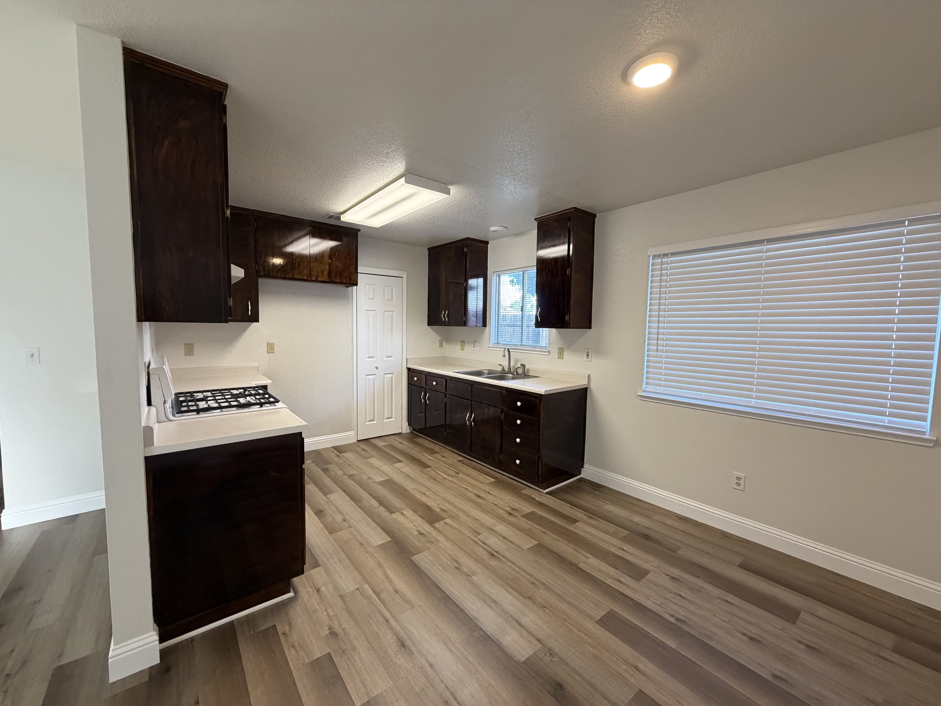 817 Redwood Avenue – photo 5