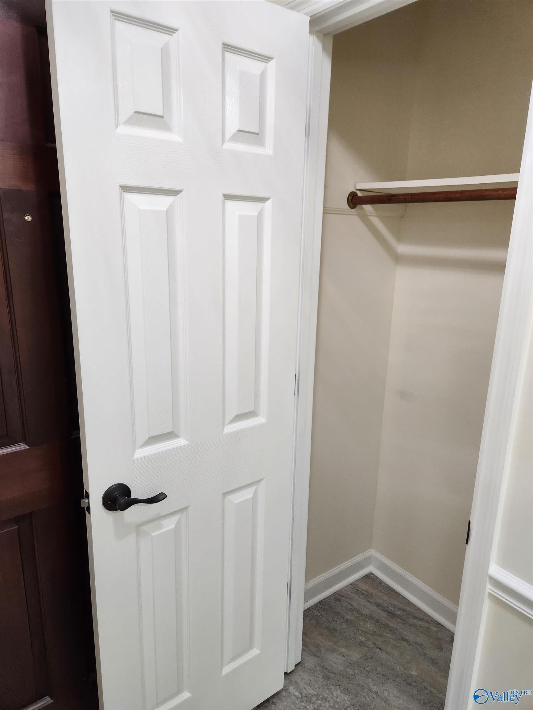 122 Featherstone Lane – photo 5