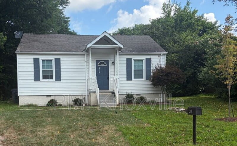 2340 Boxwood Ln – photo 2