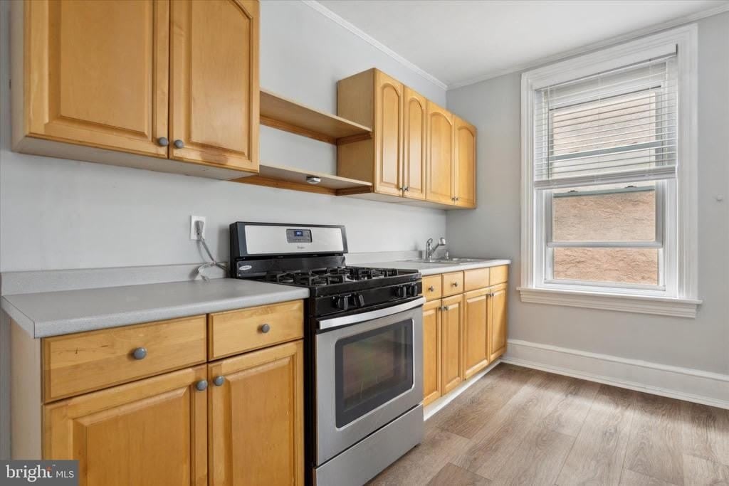 192 DUPONT STREET – photo 3