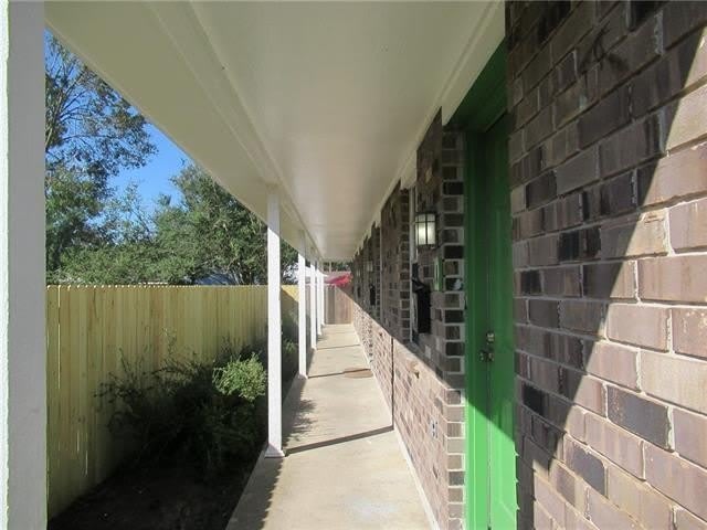 588 OAK Avenue – photo 2