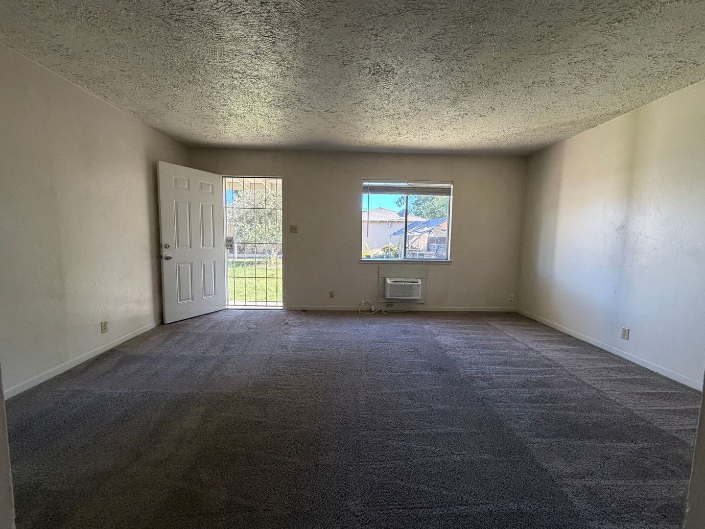 AVAILABLE NOW!!!! VACAVILLE-E. MONTE VISTA AVE.1 bed/1 bath apartment home! – photo 4