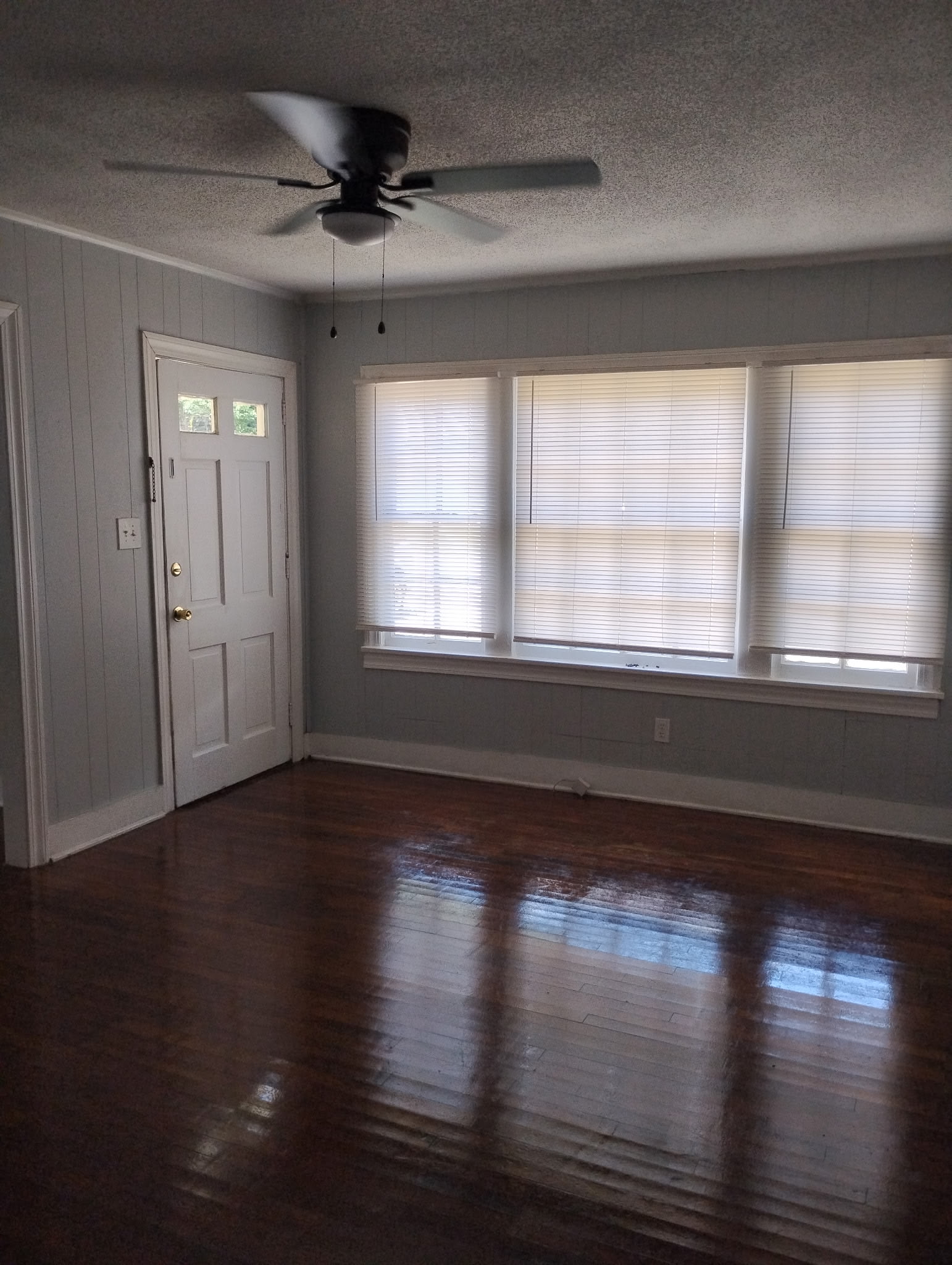 1706 Louise Street – photo 3